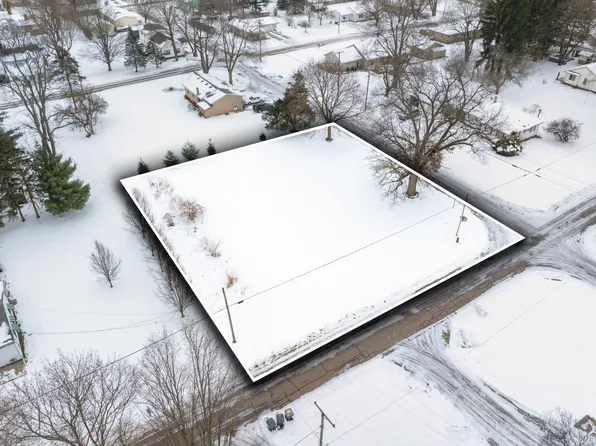 649 Adams St, Vicksburg, MI 49097