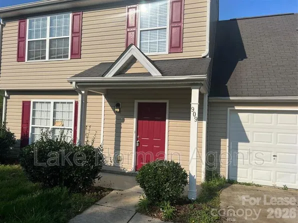 909 Rucker Cliff Dr, Charlotte, NC 28214