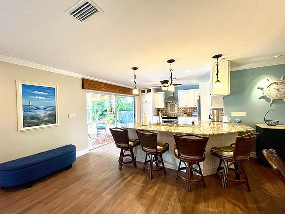2nd image of 724 Kittyhawk Way