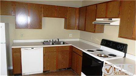 3rd image of 724 Bluebonnet Dr