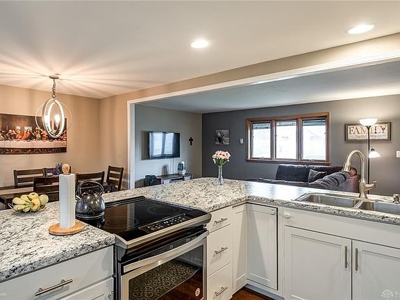 5th image of 654 Peach Orchard Dr
