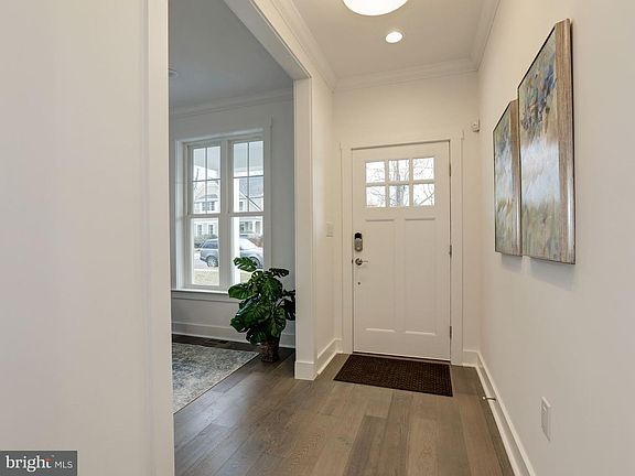 2nd image of 10002 Dickens Ave