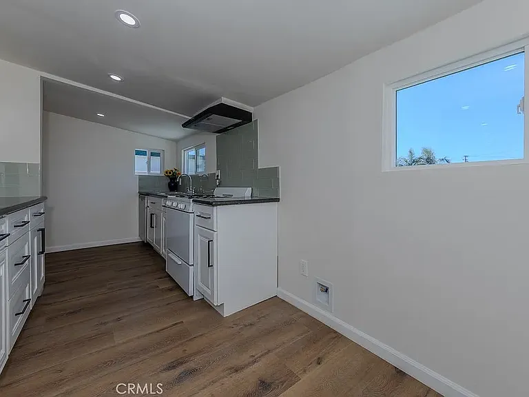 818 E Stearns Ave #1/2 — Photo 14