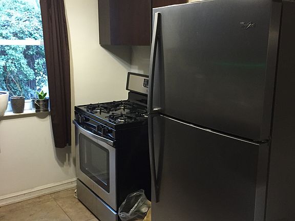 2nd image of 1206 Waring Ave