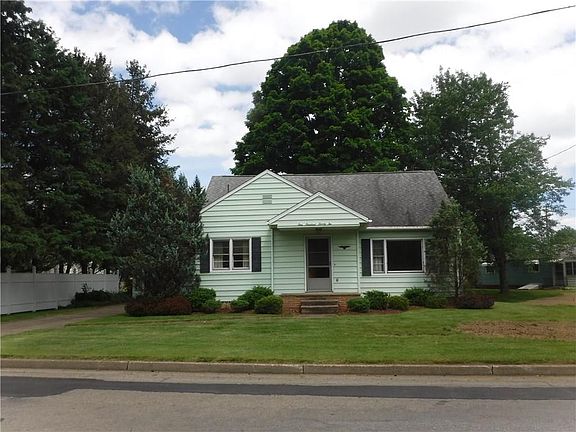 2nd image of 122 James Ave