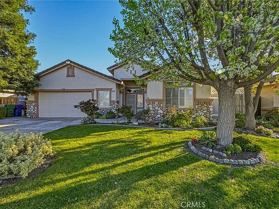 2nd image of 1818 Lake Ridge St