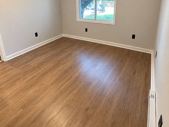 4th image of 205 S Main St APT 1