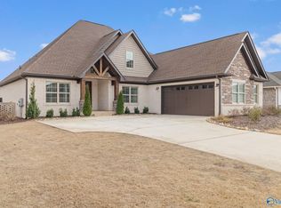 16776 Colton Ln, Athens, AL 35613