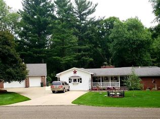 1977 Meadowbrook Rd, Coshocton, OH 43812