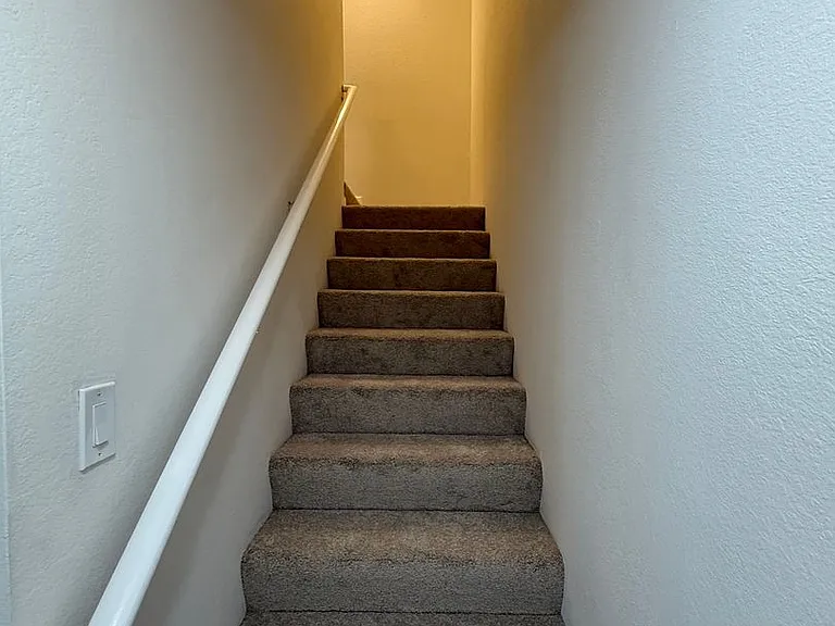 422 Occidental Cir — Photo 11