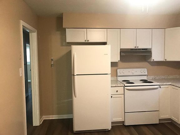 3rd image of 7682 Kings Grant Ln