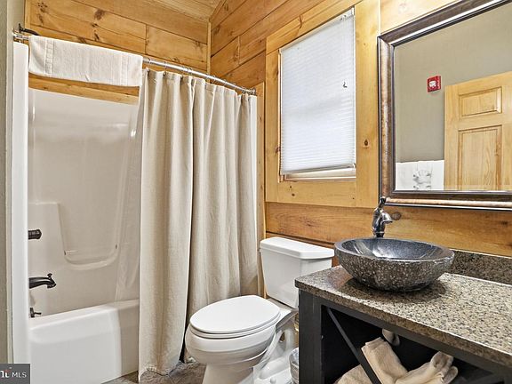 4th image of 315 Cabin Lodge Rd