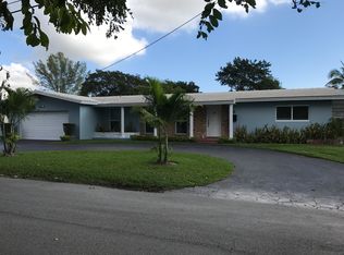 6221 SW 65th Ave, South Miami, FL 33143