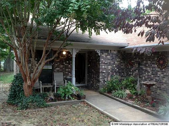 3rd image of 6859 Maury Dr