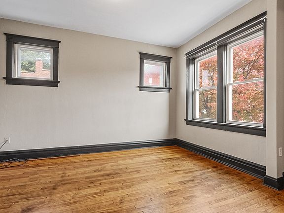 5th image of 3001-3003 S Compton Ave #3001-A