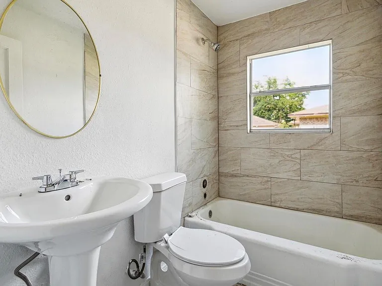 3229 Persimmon St #A — Photo 9