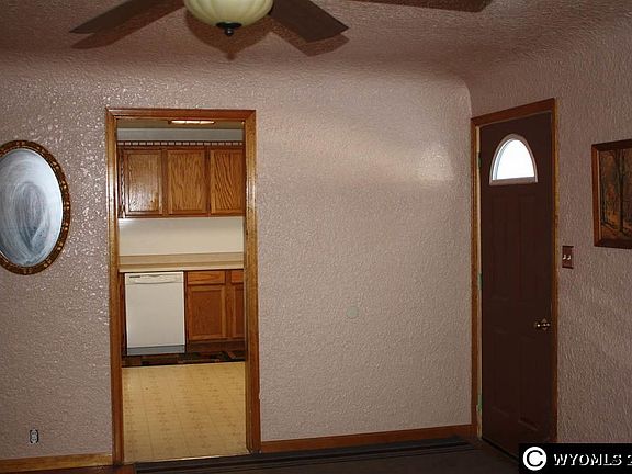 5th image of 833 S 6th St