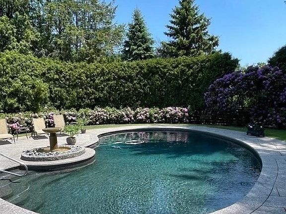 5th image of 9 Singletree Rd