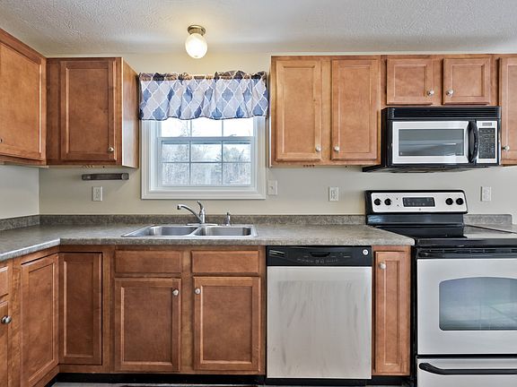 Kitchen with ss appliances