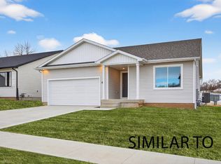 4298 Grover Woods Ln, Des Moines, IA 50317