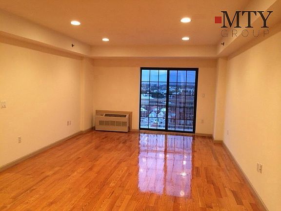 2nd image of 5828 44th Ave APT 10D
