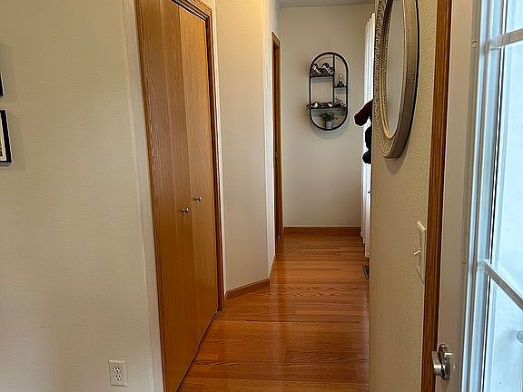 3rd image of 210 Red Hill Ln