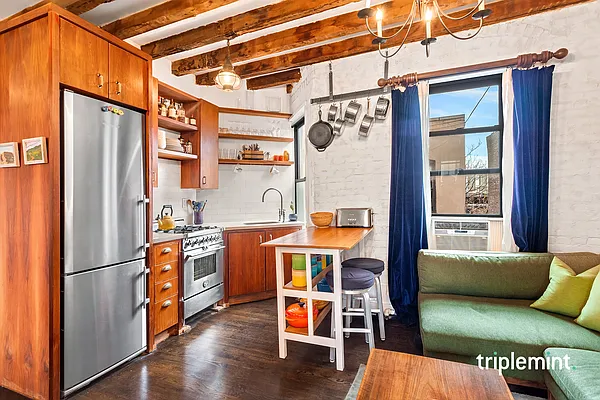 Sold by Triplemint | media 2