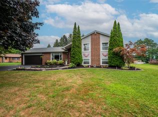 1454 Loughton Dr, Webster, NY 14580