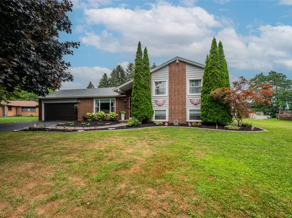 1454 Loughton Dr, Webster, NY 14580
