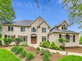 39W746 Crosscreek Ln, St Charles, IL 60175
