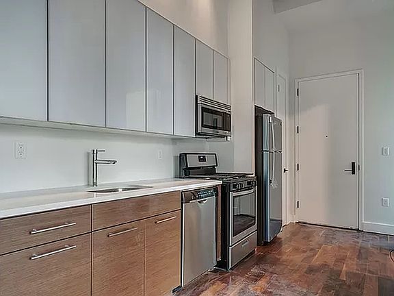 3rd image of 364 Bedford Ave #4G