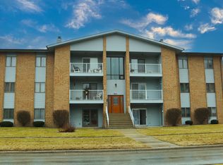 9651 Merrillville Rd APT 304, Crown Point, IN 46307