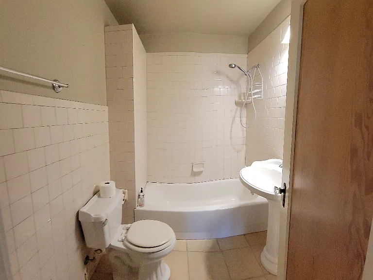 120 N Lincoln Ave — Photo 3