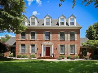 425 Oak Hill Dr, Belleville, IL 62223