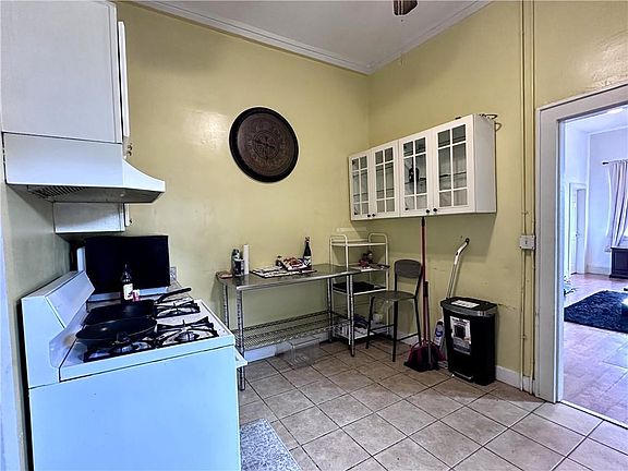 5th image of 333 Homer St