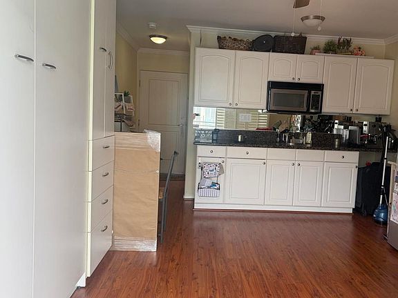 4th image of 1021 Scott St APT 233