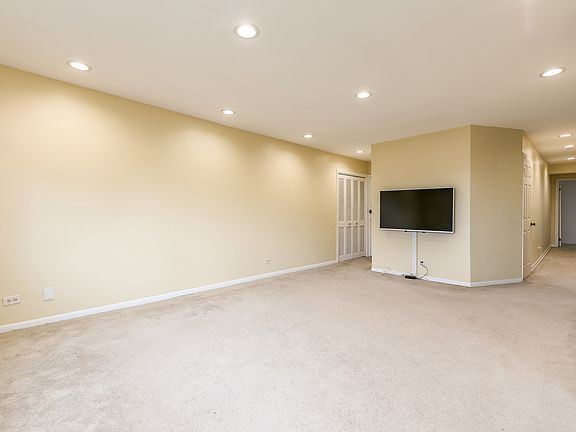 5th image of 8040 Floral Ave APT 301