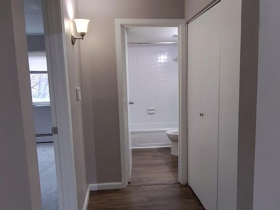 5th image of 300 Highway Ave APT 1
