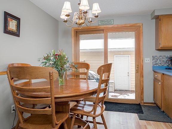 5th image of 361 Wimbledon Ct