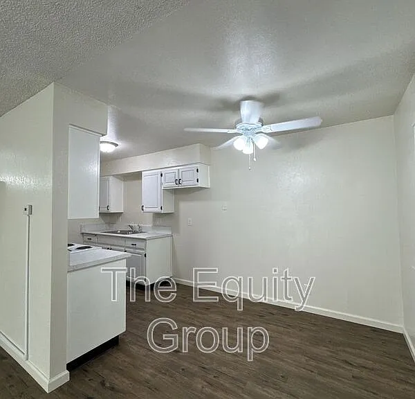 1426 W Elowin Ave — Photo 9