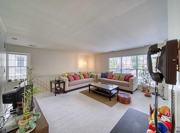 3rd image of 352 Village Ct #3217