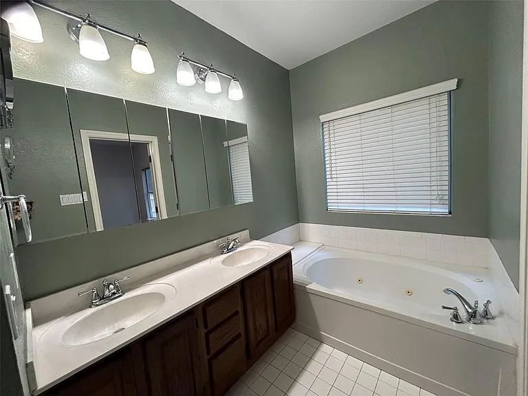 6013 Abilene Trl — Photo 8