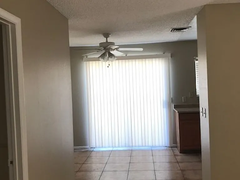 4800 Woodlake Ave — Photo 18