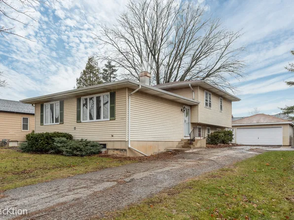 4511 Chelsea Ave, Lisle, IL 60532