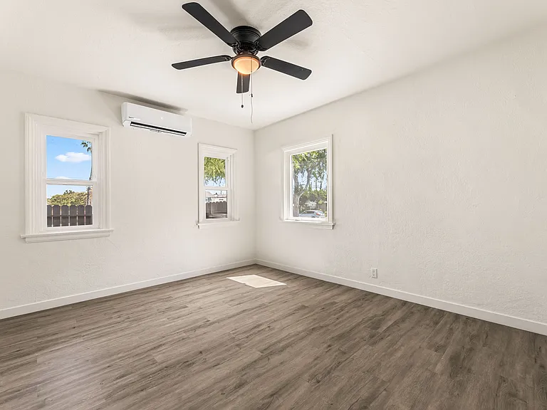 3369 Cerritos Ave — Photo 17