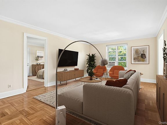 4th image of 910 Stuart Avenue #2C