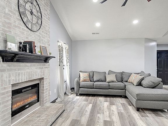 4th image of 166 Commons Way