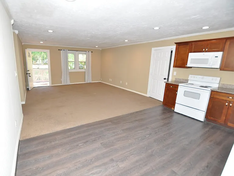 208 Blue Lake Dr — Photo 17