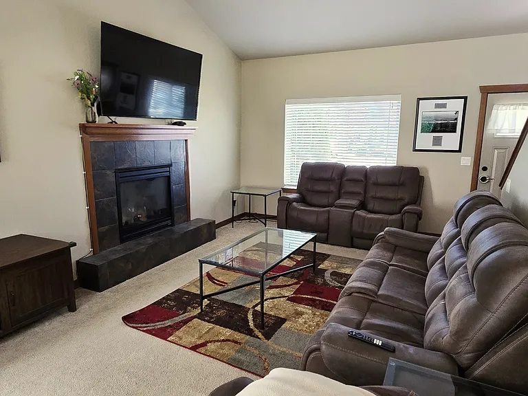 10438 Buccaneer Pl NW — Photo 5
