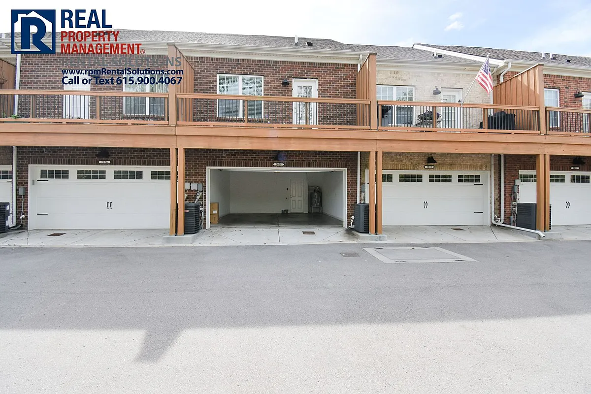Building Photo - 2026 Middle Tennessee Blvd